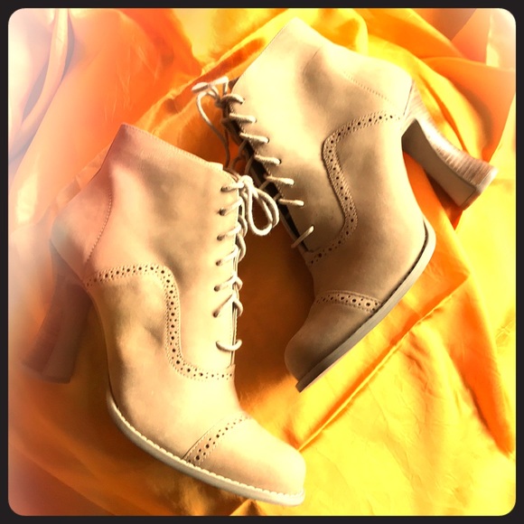 SOLD💰Vintage Oxford Wingtip Leather Ankle Boot - Picture 6 of 8